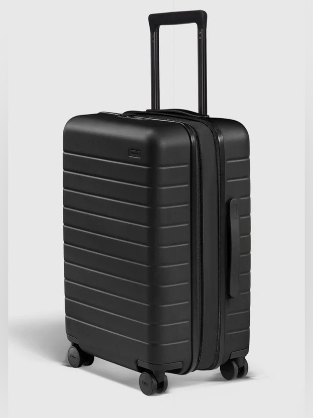 EUC AWAY Bigger Carry-On Flex in Jet Black